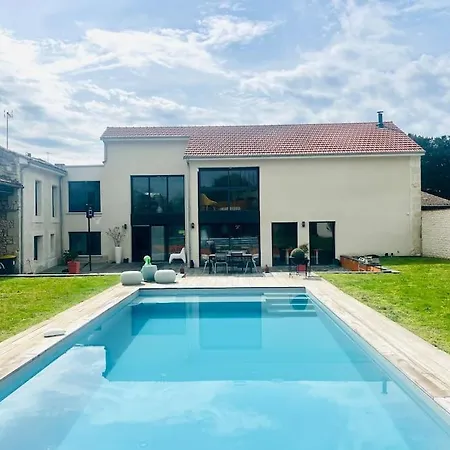 D'architecte Avec Piscine A 5mn Du Futuroscope Villa